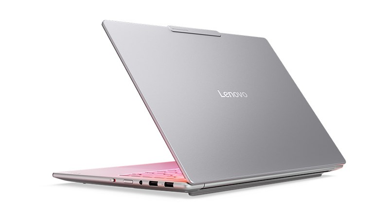 Laptop có 4-cell 84Wh và kết nối không dây thế hệ mới.
